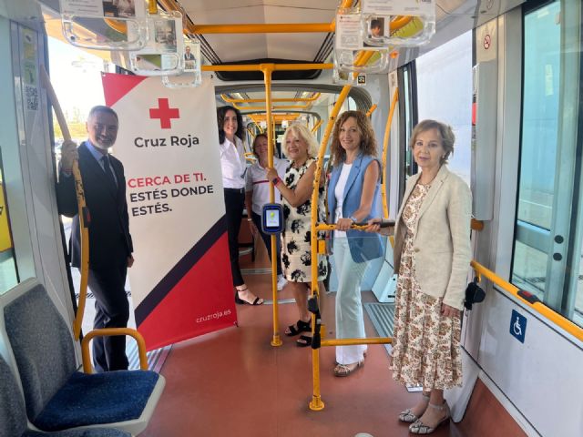 Cruz Roja y Tranvía de Murcia hacen pública una campaña que pone de manifiesto todo lo que aportan las Personas Mayores a nuestra sociedad - 2, Foto 2