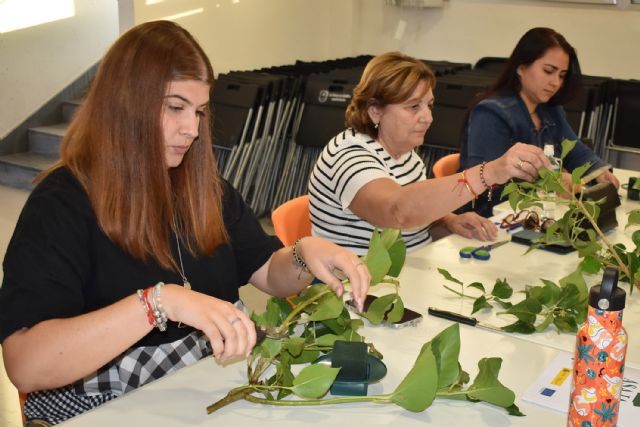 Concluye en el centro vecinal de La Florida el curso gratuito de arte floral y composiciones - 5, Foto 5