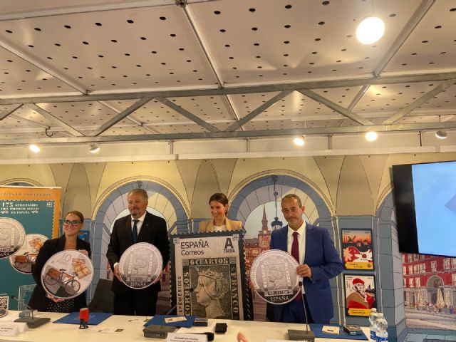 Correos presenta el sello que conmemora el Centenario del nacimiento de Carmen Martín Gaite, en la Feria Nacional del Sello - 1, Foto 1