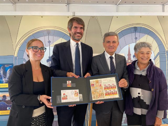 Correos presenta el sello que conmemora el Centenario del nacimiento de Carmen Martín Gaite, en la Feria Nacional del Sello - 3, Foto 3