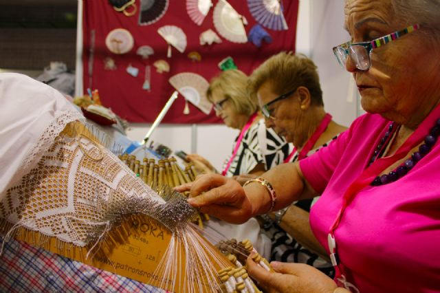 Un centenar de stand de toda España y miles de visitantes convierten a Lorca en capital de la Artesanía de la mano de FERAMUR - 4, Foto 4