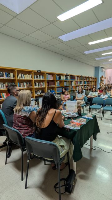 La Biblioteca Municipal de Bullas acoge la presentación y firma del cuento infantil 'Una Yincana Muy Especial' - 4, Foto 4