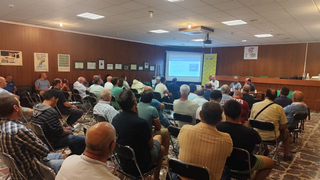 Más de 60 agricultores participan en la Asamblea de COAG Totana, marcada por el agua, las ayudas y las nuevas normativas, Foto 2