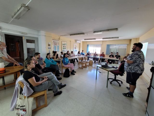 El alumnado del Programa Experiencial 'Mejora de la Escena Urbana de Bullas II' recibe formación práctica en primeros auxilios - 3, Foto 3