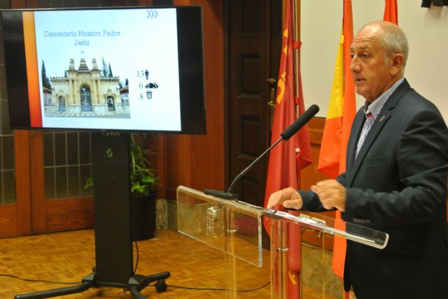 Fomento realiza una limpieza intensiva en el entono de los 34 cementerios del municipio - 1, Foto 1