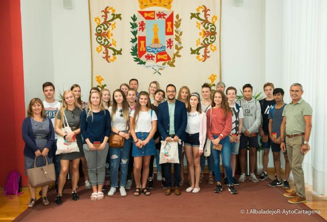 Alumnos noruegos de intercambio con el IES Jiménez de la Espada visitan el Palacio Consistorial - 4, Foto 4