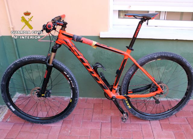 La Guardia Civil detiene al presunto autor de varios robos con intimidación a transeúntes de Cieza y Abarán - 1, Foto 1