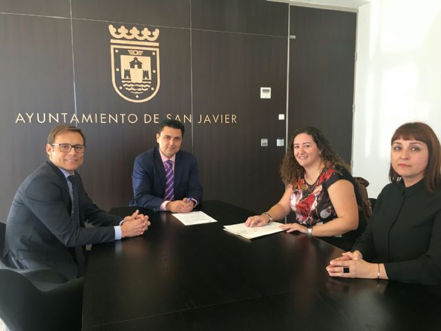 San Javier se incorpora al Programa de Personas Mayores de la Obra Social la Caixa - 1, Foto 1