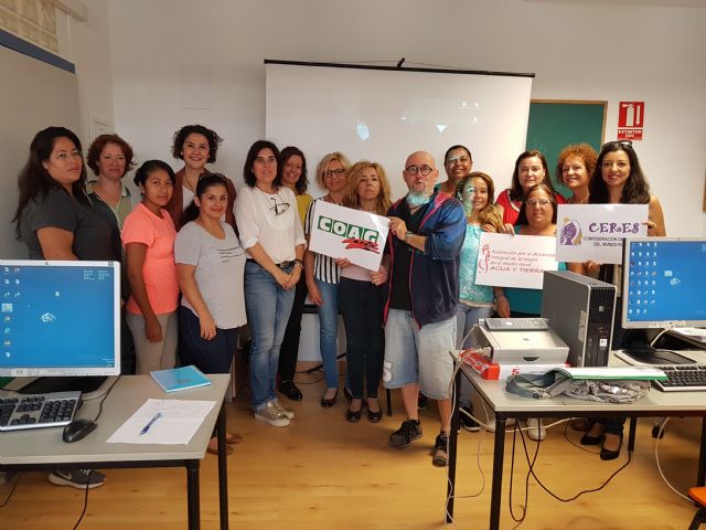 La Asociación Agua y Tierra se forma en Nuevas Tecnologías - 2, Foto 2