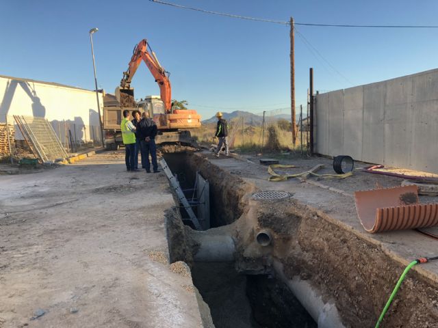 El Gobierno regional invierte casi 200.000 euros en mejorar la red de saneamiento de la calle El Palmar - 1, Foto 1