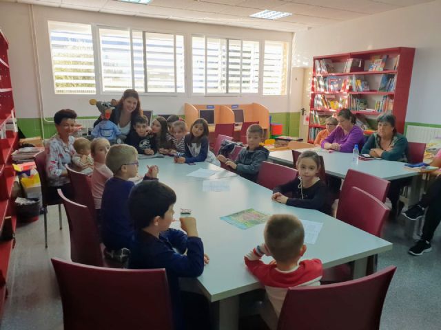 Lorca celebró el Día de la Biblioteca a través de diversas actividades, destacando la lectura de un pregón en todas las bibliotecas del municipio - 1, Foto 1