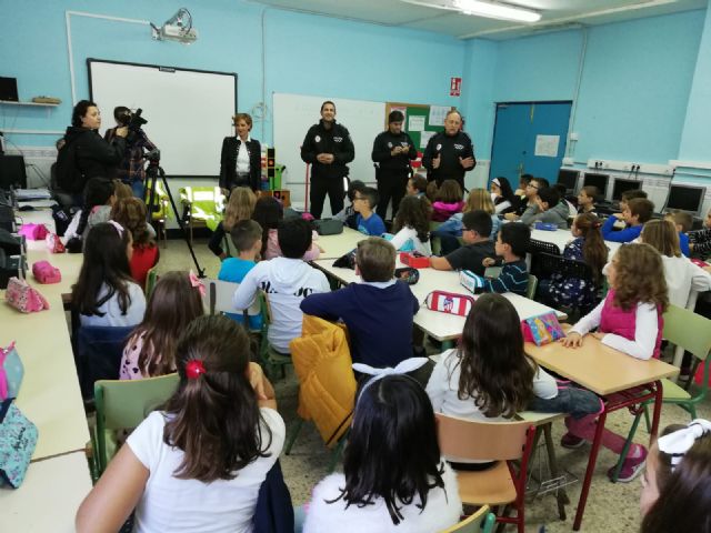 Policía Local de Lorca pone en marcha una estrategia de Educación Vial para valorar los conocimientos de los estudiantes lorquinos y mejorar la formación impartida - 1, Foto 1