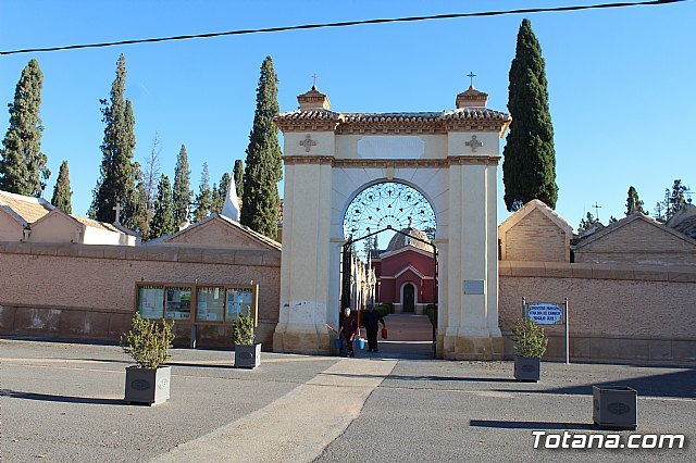 Se realizan actuaciones de mejora, conservación y acondicionamiento del cementerio municipal Nuestra Señora del Carmen, Foto 2