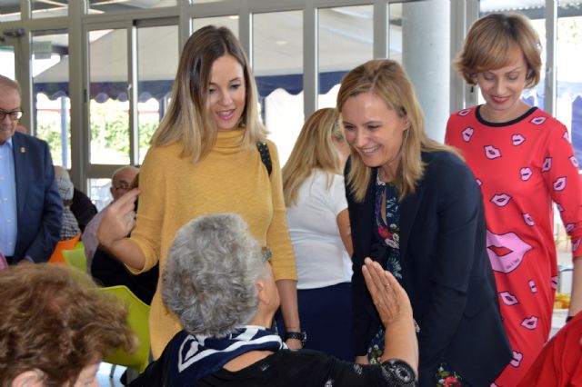 La directora general de Mayores disfruta de la 'Semana Cultural' del Centro de Personas Mayores - 4, Foto 4