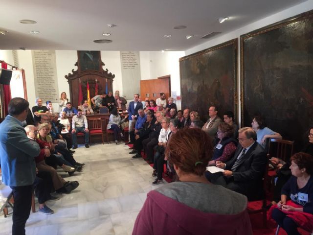 Las víctimas del terremoto de Lorca  mantendrán el encierro hasta la firma de un protocolo que establezca un plazo para el cierre de los expedientes antes de 6 meses - 1, Foto 1