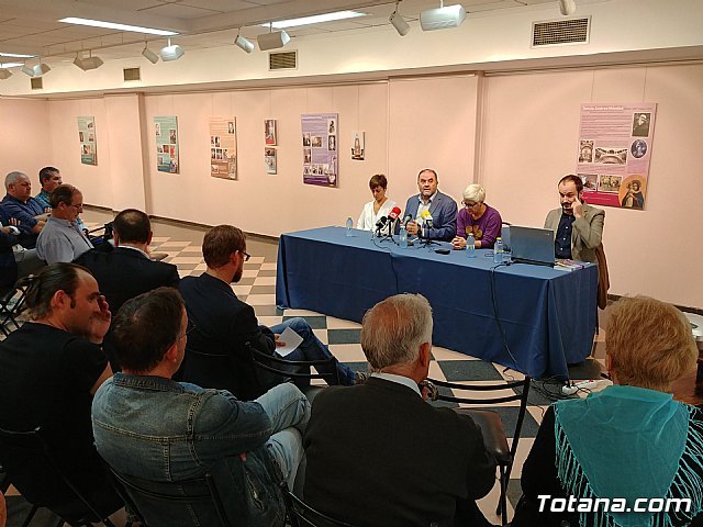 Se celebra con gran aceptación la conferencia “Evolución urbanística de Totana a mediados del siglo XX” - 1, Foto 1
