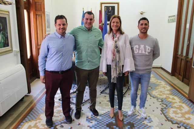La alcaldesa recibe a Borja Rodríguez, y a Miguel Ángel López, vencedores de la III Edición de la CleverCap Fitogal - 1, Foto 1