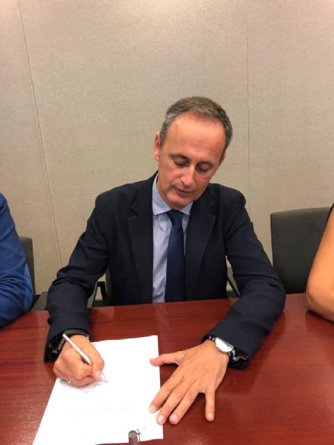 Los consejeros del PP renuncian a sus actas de diputados para dedicarse de lleno a la acción de gobierno - 3, Foto 3