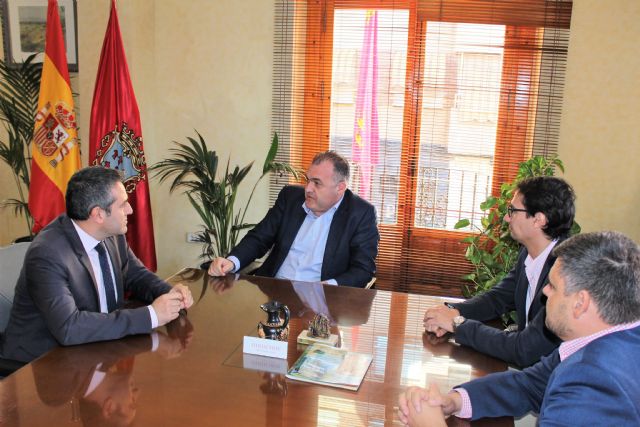 El Alcalde se reúne con el nuevo presidente de la Cofradía del Santísimo Cristo del Consuelo - 1, Foto 1