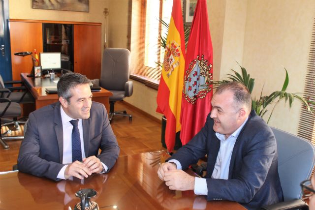 El Alcalde se reúne con el nuevo presidente de la Cofradía del Santísimo Cristo del Consuelo - 2, Foto 2