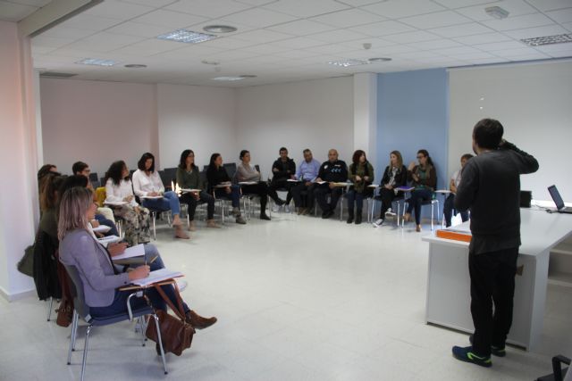 Profesionales socio sanitarios se forman para mejorar el trabajo en red ante casos de trastorno mental grave y drogodependencias - 4, Foto 4