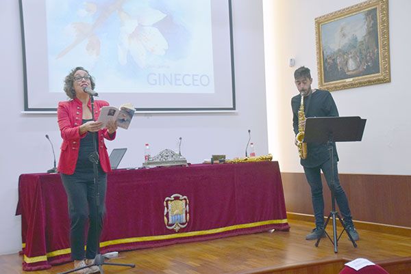 Presentación del libro de poemas GINECEO, de la autora Chus García, poeta, periodista y escritora - 5, Foto 5