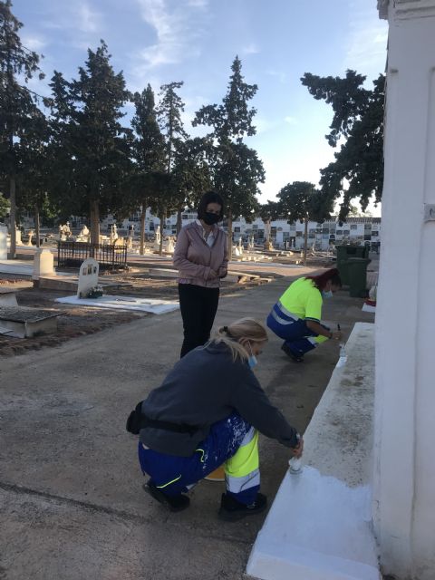 El Ayuntamiento ultima los trabajos de puesta a punto del cementerio municipal con motivo del Día de Todos los Santos 2021 - 5, Foto 5