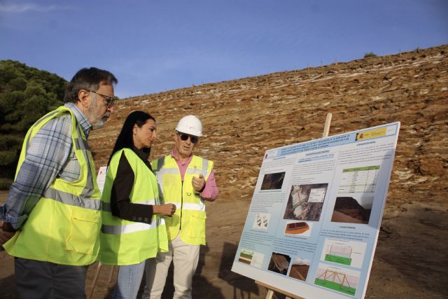 Comienzan las obras para dotar de seguridad a la instalación de residuos mineros abandonada 'El Lirio' en Cartagena - 1, Foto 1