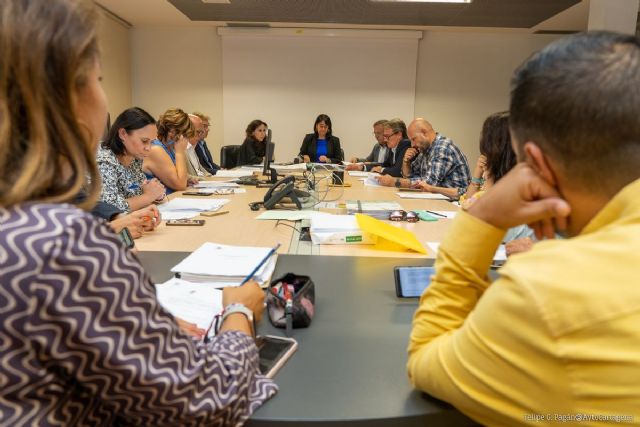 La Comisión de Hacienda da luz verde a la deflactación de tasas e impuestos para 2023 - 1, Foto 1