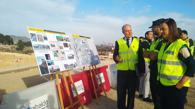 La Delegación del Gobierno refuerza las medidas de seguridad para prevenir accidentes en vías interurbanas en obras - 1, Foto 1