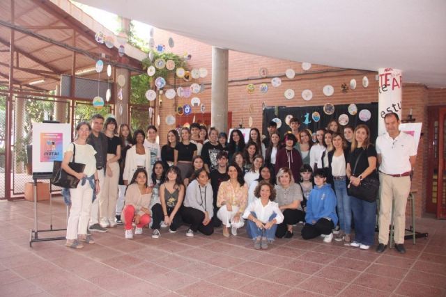 El IES Ben Arabí inaugura la exposición ´Diseño tu euro´, dentro del proyecto de Presupuestos Participativos en Centros Educativos - 1, Foto 1