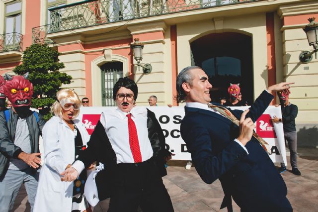 SIME: Alcatrón 3.0, la versión mejorada de nuestro alcalde artificial, recorre el centro de la ciudad interactuando con los vecinos - 1, Foto 1