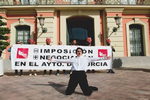 SIME: Alcatrón 3.0, la versión mejorada de nuestro alcalde artificial, recorre el centro de la ciudad interactuando con los vecinos - 2, Foto 2