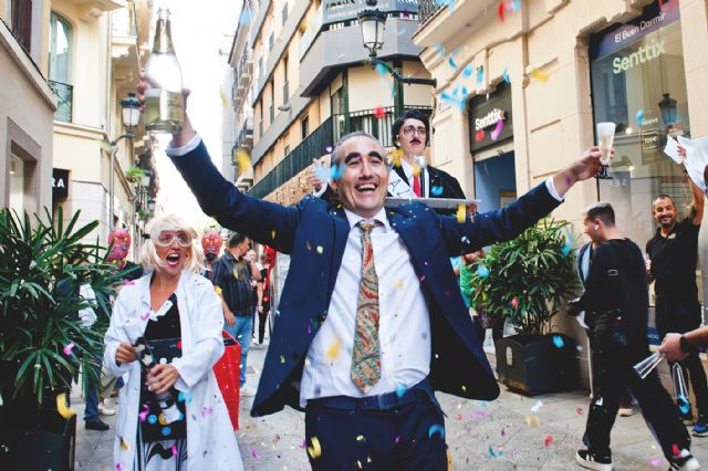 SIME: Alcatrón 3.0, la versión mejorada de nuestro alcalde artificial, recorre el centro de la ciudad interactuando con los vecinos - 4, Foto 4