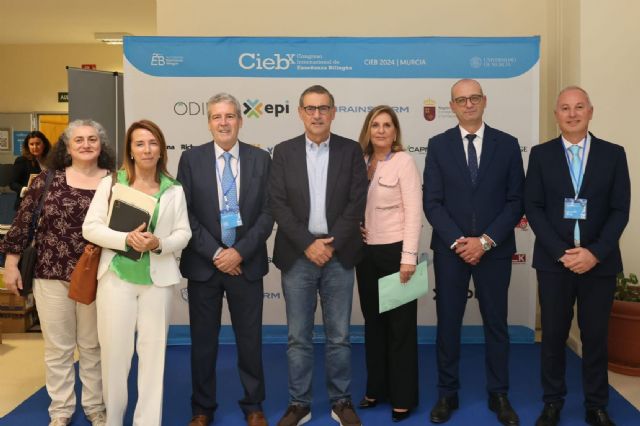 El Gobierno regional apuesta por la enseñanza bilingüe - 1, Foto 1