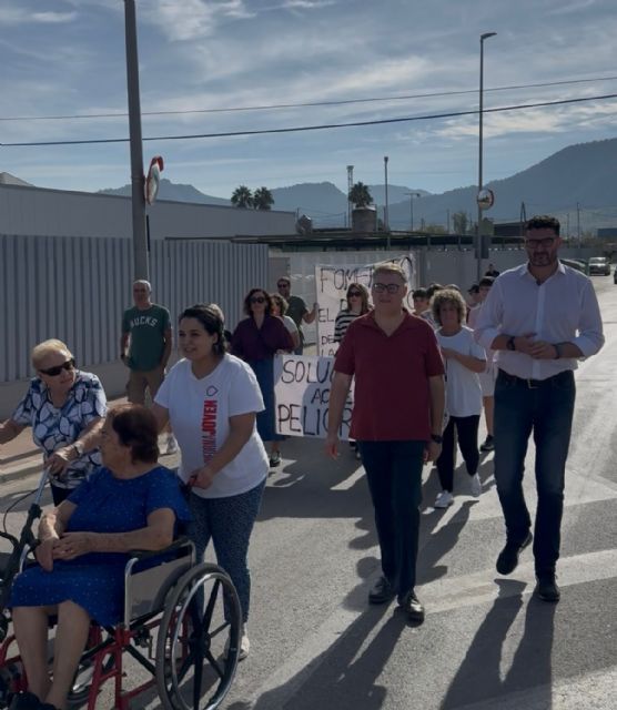 El PSOE apoya las reivindicaciones vecinales de Camino Tiñosa y reclamará en Pleno soluciones reales frente a la inseguridad vial - 4, Foto 4