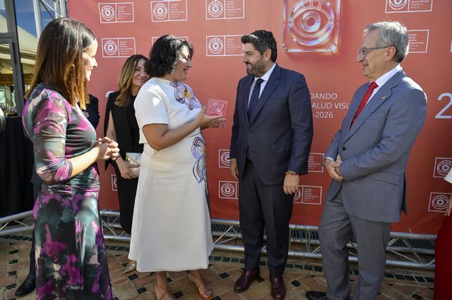 López Miras recibe la Medalla de Colegiado de Honor de Ópticos-Optometristas de la Región de Murcia - 2, Foto 2