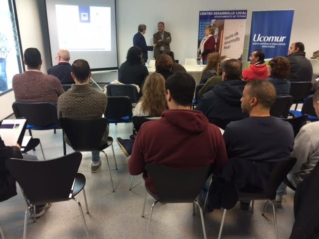 El Ayuntamiento y Ucomur trasladan el modelo de emprendimiento cooperativista en una jornada con experiencias profesionales, Foto 6
