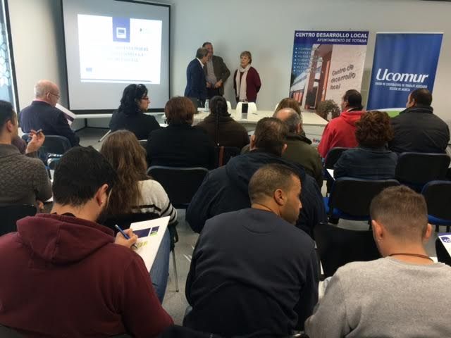 El Ayuntamiento y Ucomur trasladan el modelo de emprendimiento cooperativista en una jornada con experiencias profesionales, Foto 7