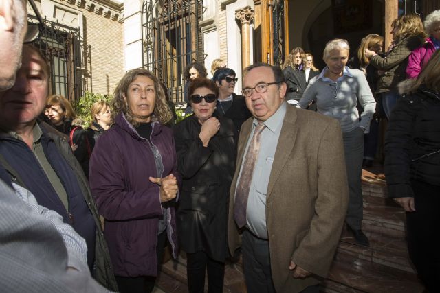 Minuto de silencio por las mujeres asesinadas por la violencia machista - 1, Foto 1