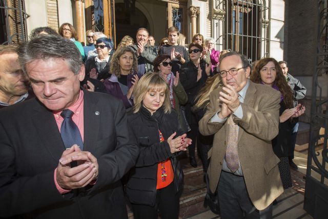 Minuto de silencio por las mujeres asesinadas por la violencia machista - 3, Foto 3
