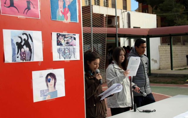 Los centros de Secundaria de Caravaca alzan su voz en contra de la violencia machista - 3, Foto 3