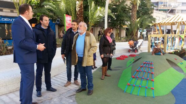 Los niños de 3 a 6 años ya disponen de su propia zona infantil en la Avenida de la Libertad - 1, Foto 1