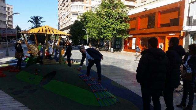 Los niños de 3 a 6 años ya disponen de su propia zona infantil en la Avenida de la Libertad - 2, Foto 2