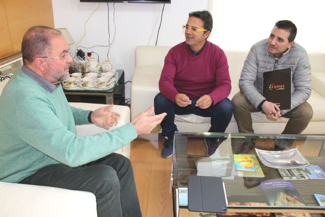 The mayor meets with executives of the Association D´Genes, Foto 2