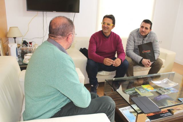 The mayor meets with executives of the Association D´Genes, Foto 3