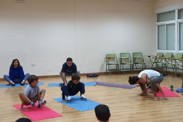 Sesiones de yoga para toda la familia - 1, Foto 1