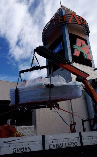 El Titanic más grande del mundo llegó volando a Murcia - 1, Foto 1