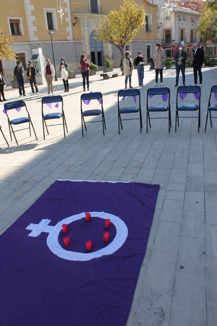 El Ayuntamiento de Bullas rinde un homenaje a las mujeres víctimas de Violencia de Género - 1, Foto 1