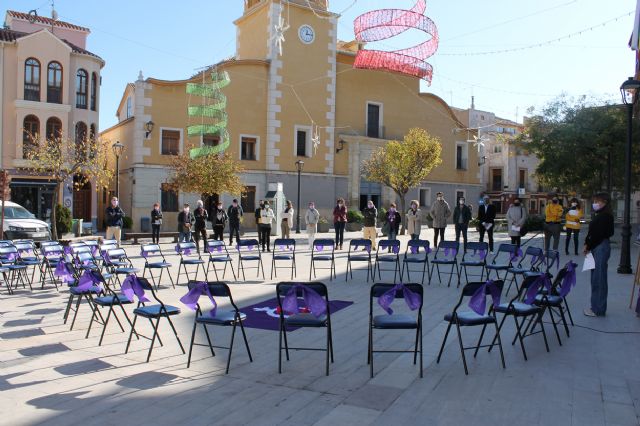 El Ayuntamiento de Bullas rinde un homenaje a las mujeres víctimas de Violencia de Género - 3, Foto 3